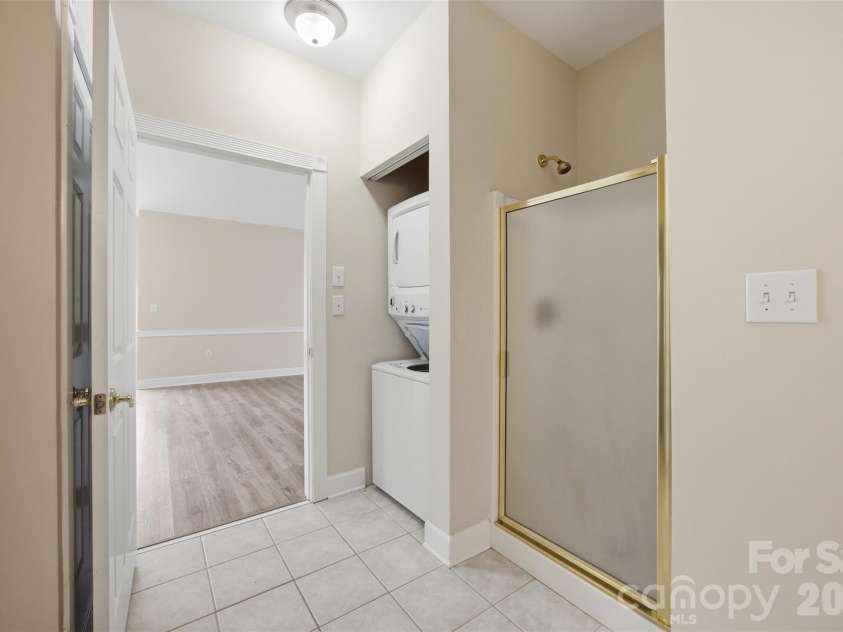 8751 Coralbell Lane, Charlotte, NC 28213.  MLS# CAR4413082, YatesRealty ID 46182. 