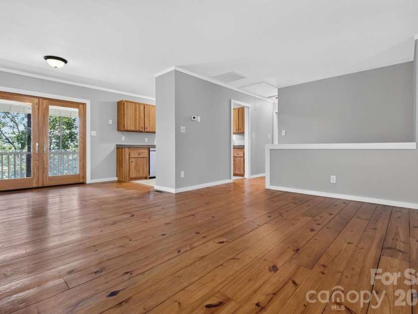 187 Caledonia Road, Landrum, SC 29356.  MLS# CAR4417310, YatesRealty ID 46184. 