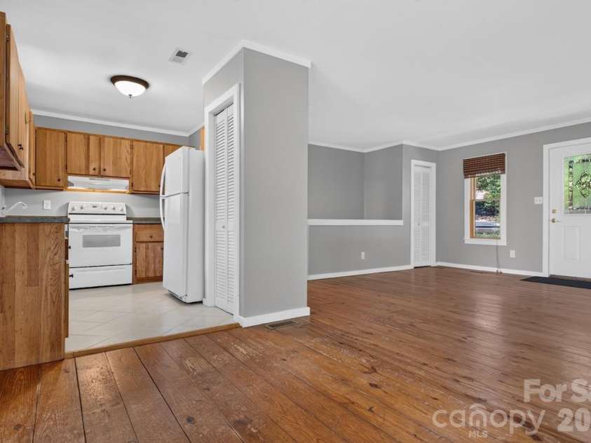 187 Caledonia Road, Landrum, SC 29356.  MLS# CAR4417310, YatesRealty ID 46184. 