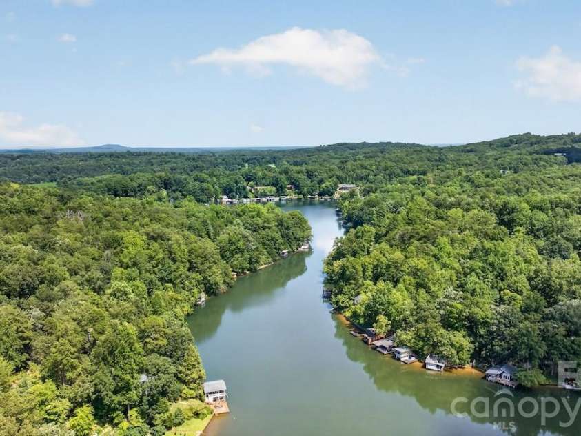 187 Caledonia Road, Landrum, SC 29356.  MLS# CAR4417310, YatesRealty ID 46184. 