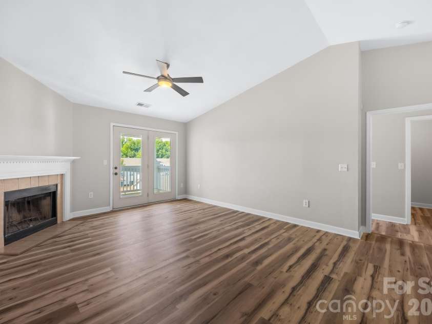 19747 Deer Valley Drive, Cornelius, NC 28031.  MLS# CAR4416876, YatesRealty ID 46186. 