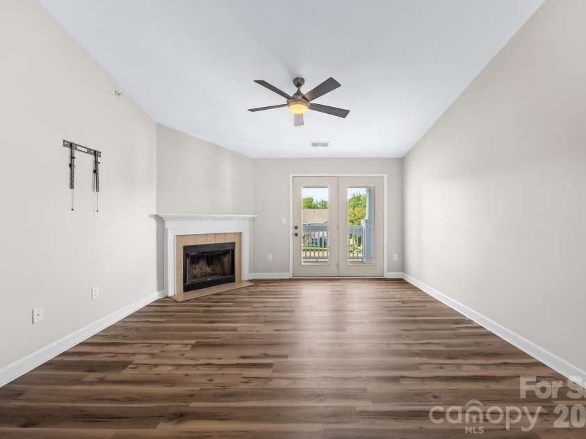 19747 Deer Valley Drive, Cornelius, NC 28031.  MLS# CAR4416876, YatesRealty ID 46186. 