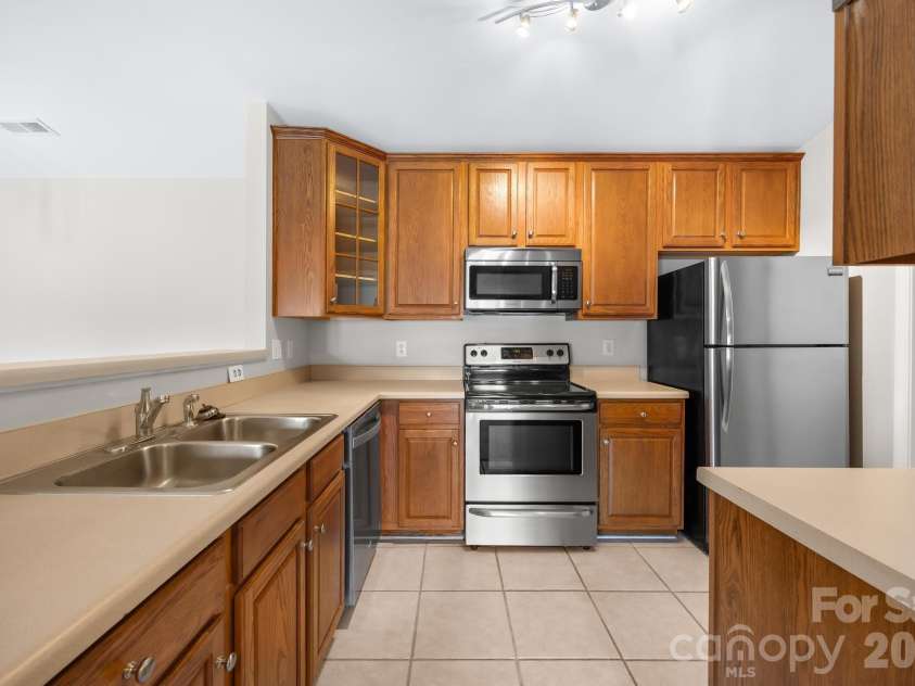 19747 Deer Valley Drive, Cornelius, NC 28031.  MLS# CAR4416876, YatesRealty ID 46186. 