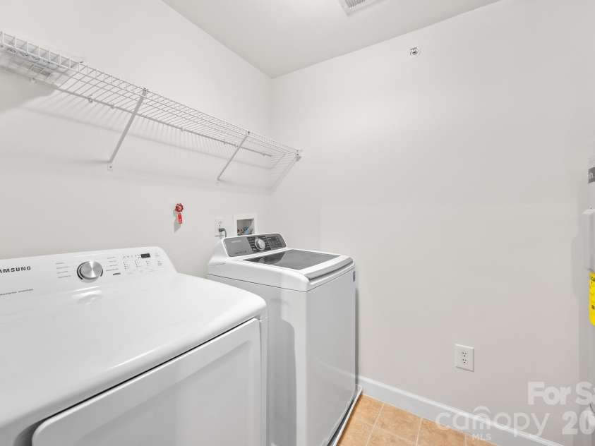 19747 Deer Valley Drive, Cornelius, NC 28031.  MLS# CAR4416876, YatesRealty ID 46186. 