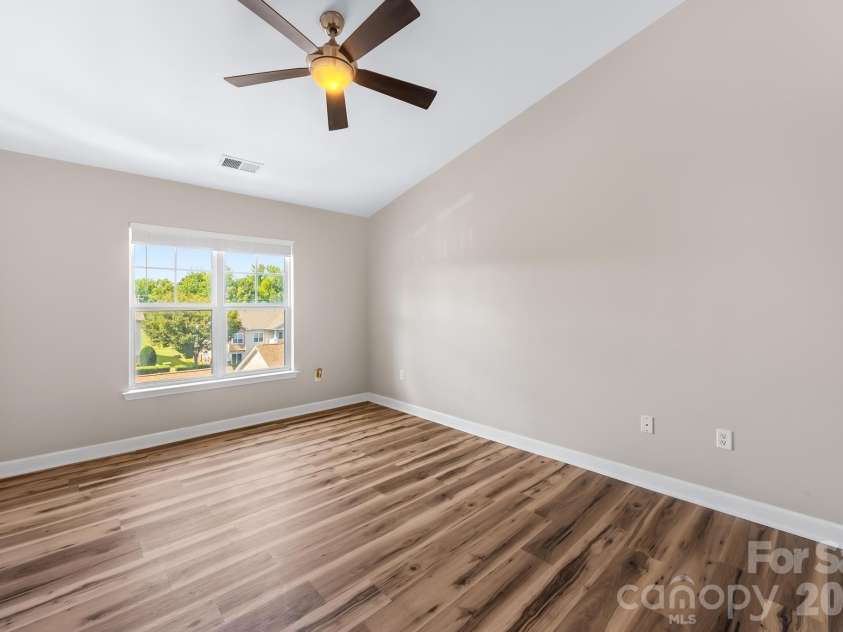 19747 Deer Valley Drive, Cornelius, NC 28031.  MLS# CAR4416876, YatesRealty ID 46186. 