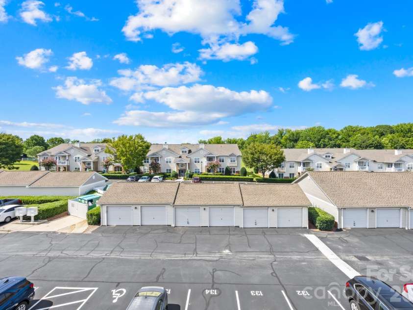 19747 Deer Valley Drive, Cornelius, NC 28031.  MLS# CAR4416876, YatesRealty ID 46186. 