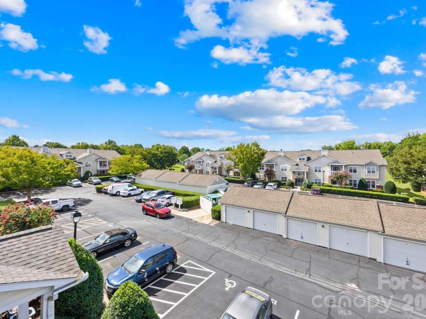 19747 Deer Valley Drive, Cornelius, NC 28031.  MLS# CAR4416876, YatesRealty ID 46186. 