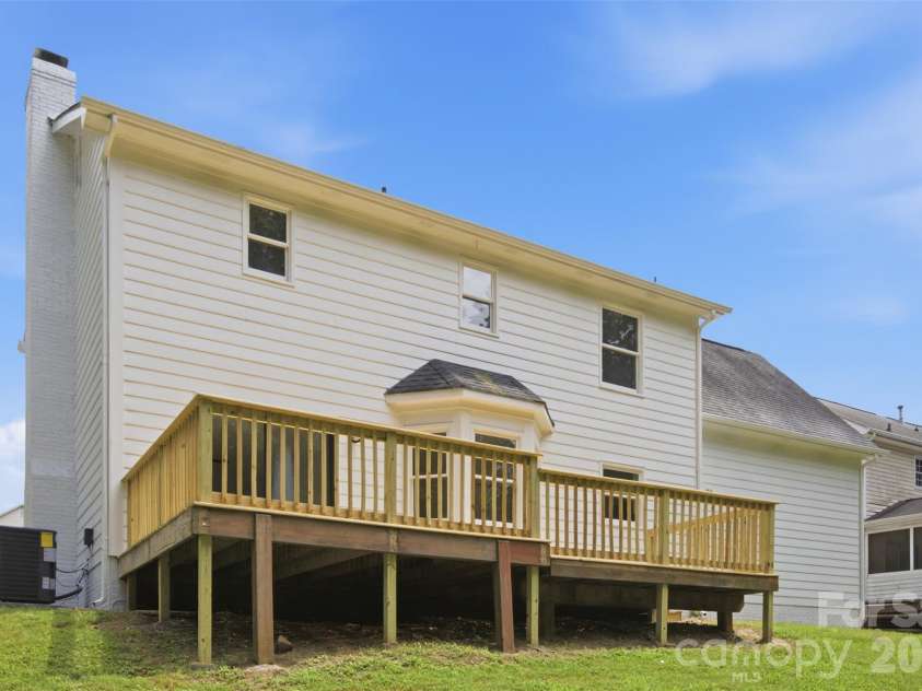 7241 Mcteal Place, Charlotte, NC 28262.  MLS# CAR4416616, YatesRealty ID 46187. 