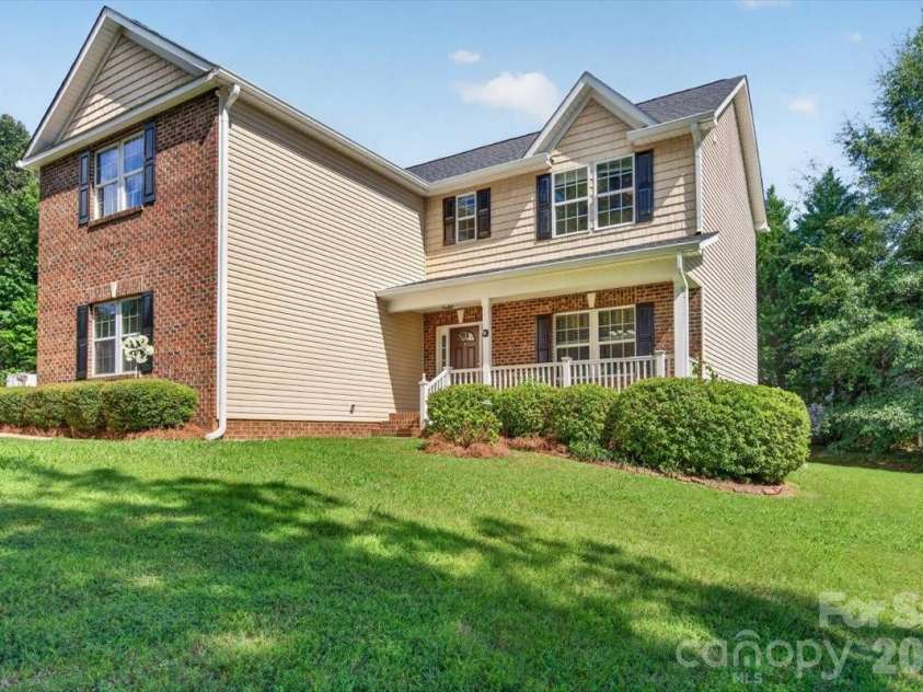 3658 Travertine Drive, Lancaster, SC 29720.  MLS# CAR4416943, YatesRealty ID 46188. 