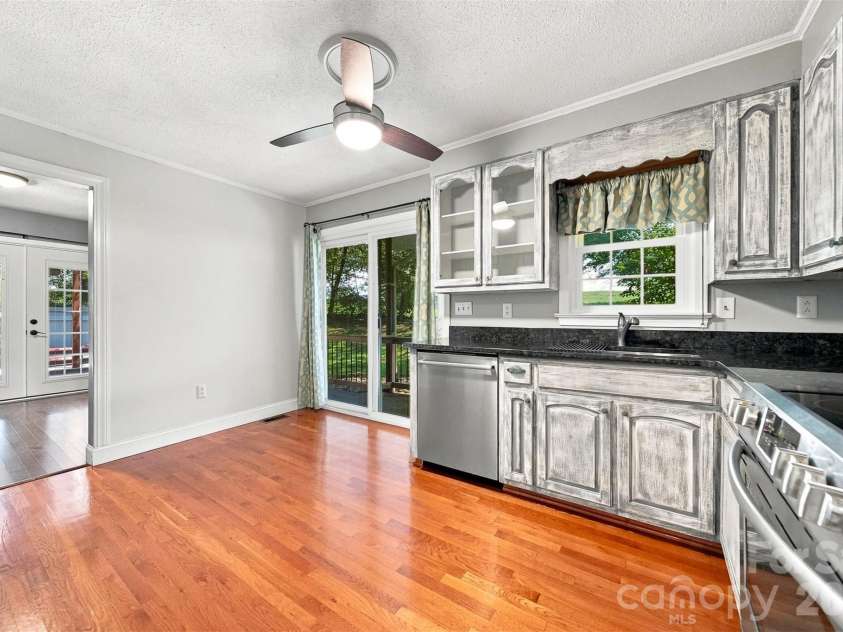 4662 Granada Hills Drive, Granite Falls, NC 28630.  MLS# CAR4416973, YatesRealty ID 46189. 