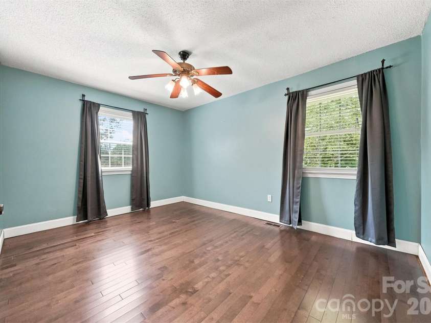 4662 Granada Hills Drive, Granite Falls, NC 28630.  MLS# CAR4416973, YatesRealty ID 46189. 