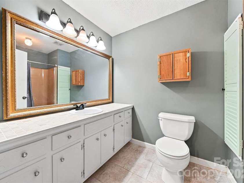 4662 Granada Hills Drive, Granite Falls, NC 28630.  MLS# CAR4416973, YatesRealty ID 46189. 