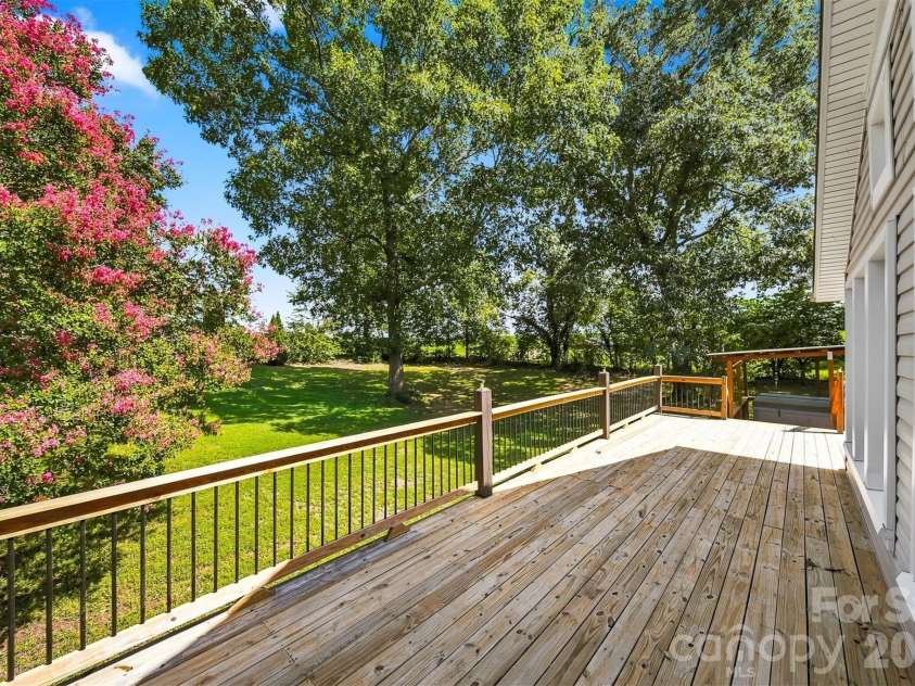 4662 Granada Hills Drive, Granite Falls, NC 28630.  MLS# CAR4416973, YatesRealty ID 46189. 