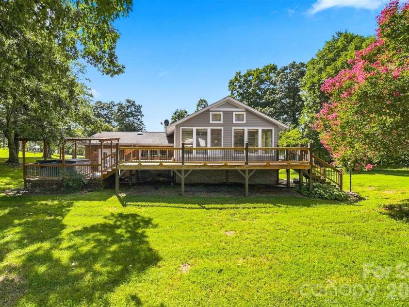 4662 Granada Hills Drive, Granite Falls, NC 28630.  MLS# CAR4416973, YatesRealty ID 46189. 