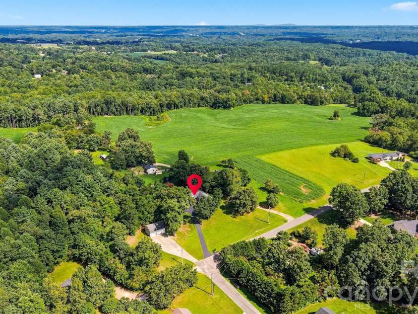 4662 Granada Hills Drive, Granite Falls, NC 28630.  MLS# CAR4416973, YatesRealty ID 46189. 