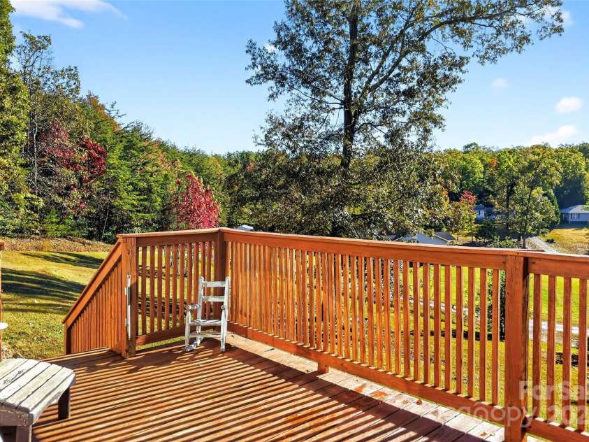 157 Blue Bird Meadows Drive, Nebo, NC 28761.  MLS# CAR4312209, YatesRealty ID 4619. 