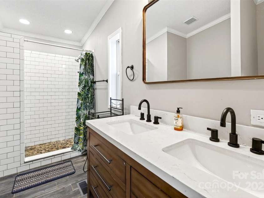 157 Blue Bird Meadows Drive, Nebo, NC 28761.  MLS# CAR4312209, YatesRealty ID 4619. 