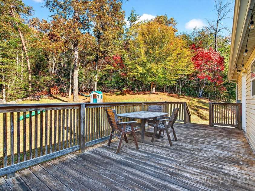 157 Blue Bird Meadows Drive, Nebo, NC 28761.  MLS# CAR4312209, YatesRealty ID 4619. 