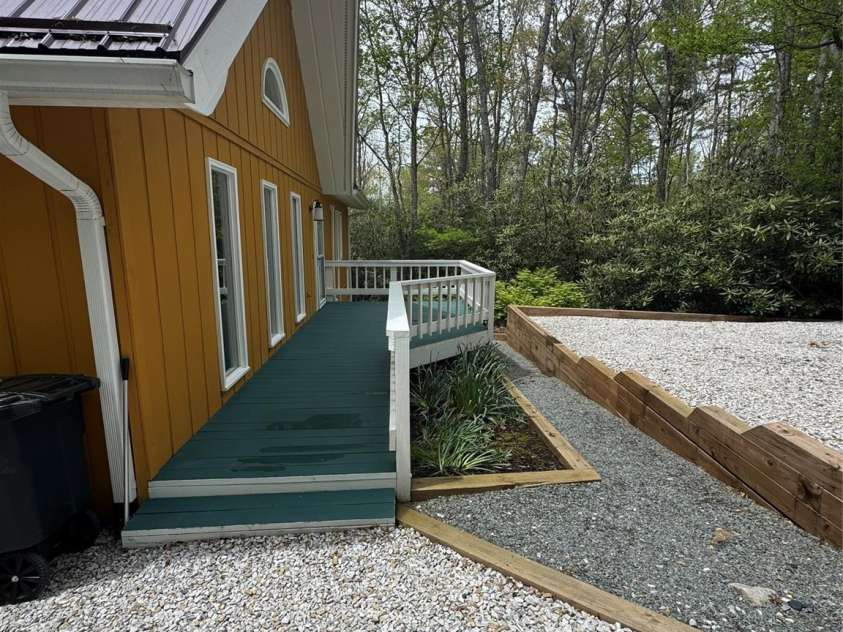 365 Trout Brook Loop, Newland, NC 28657.  MLS# CAR4359002, YatesRealty ID 4619. Front Porch