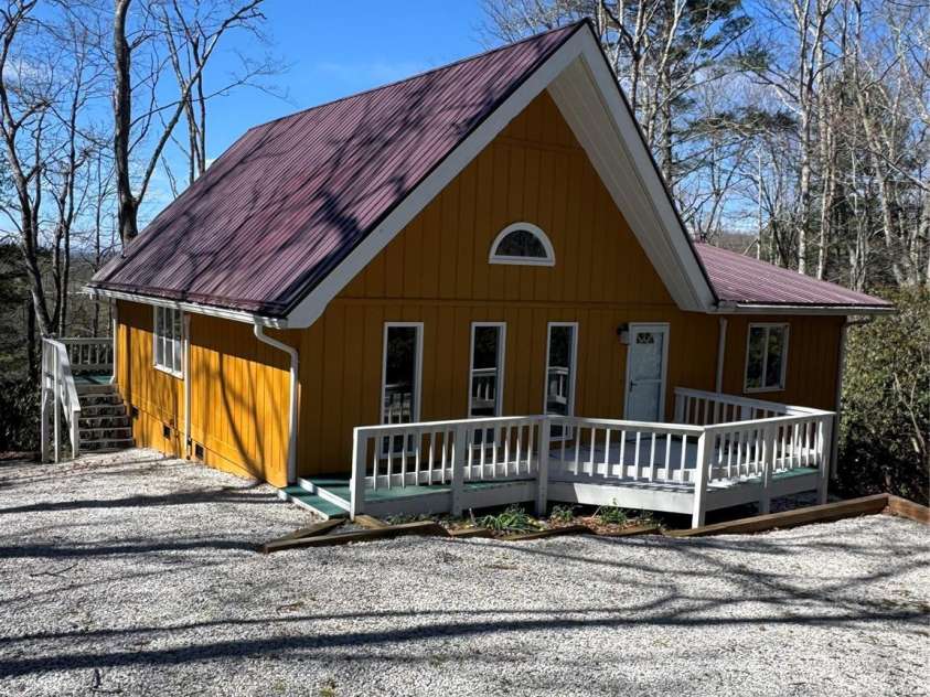 365 Trout Brook Loop, Newland, NC 28657.  MLS# CAR4359002, YatesRealty ID 4619. Large Parking Area