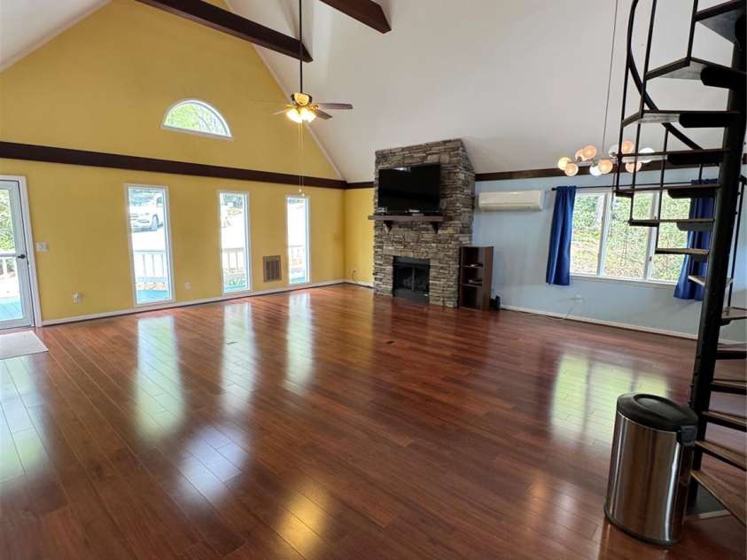 365 Trout Brook Loop, Newland, NC 28657.  MLS# CAR4359002, YatesRealty ID 4619. Living Room