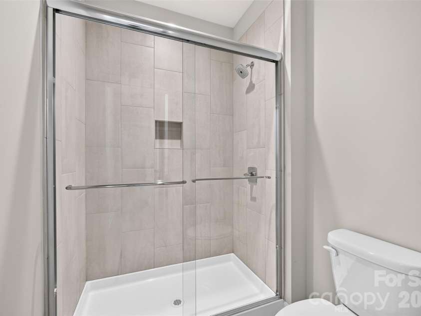 110 Elora Lane, Mooresville, NC 28115.  MLS# CAR4417104, YatesRealty ID 46191. Full bath 2 on upper level.