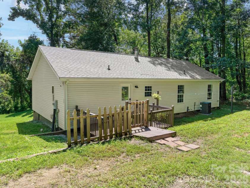 195 Shiloh Road, Asheville, NC 28803.  MLS# CAR4416952, YatesRealty ID 46192. 