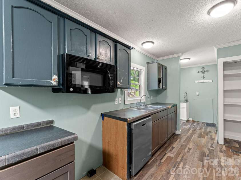195 Shiloh Road, Asheville, NC 28803.  MLS# CAR4416952, YatesRealty ID 46192. 