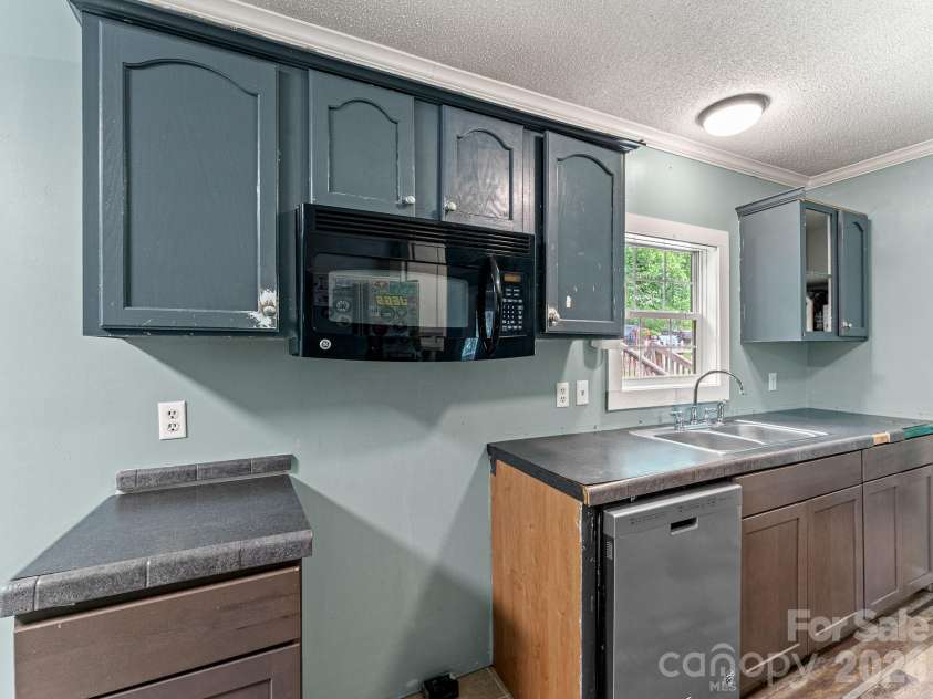 195 Shiloh Road, Asheville, NC 28803.  MLS# CAR4416952, YatesRealty ID 46192. 