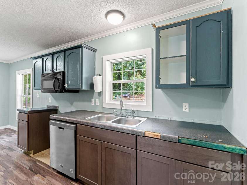 195 Shiloh Road, Asheville, NC 28803.  MLS# CAR4416952, YatesRealty ID 46192. 