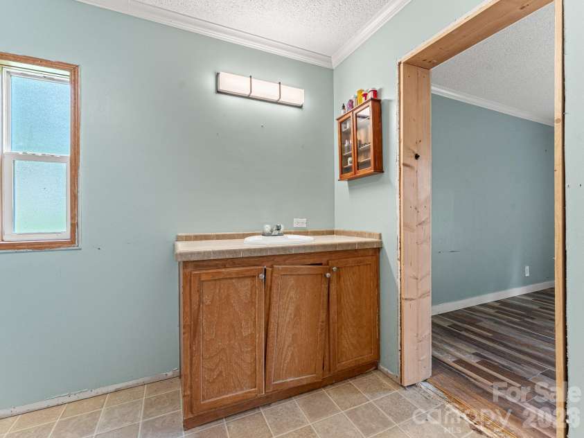 195 Shiloh Road, Asheville, NC 28803.  MLS# CAR4416952, YatesRealty ID 46192. 