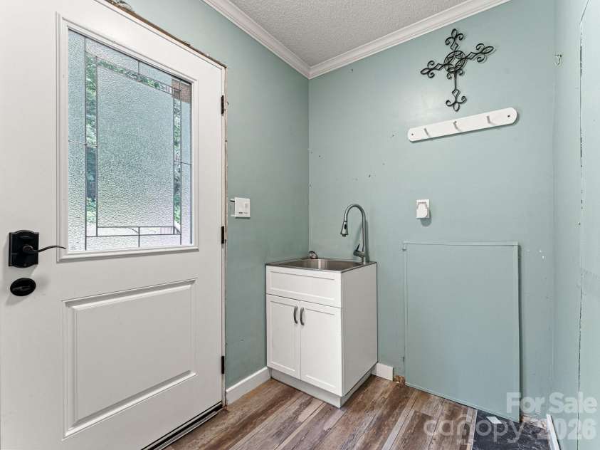 195 Shiloh Road, Asheville, NC 28803.  MLS# CAR4416952, YatesRealty ID 46192. 