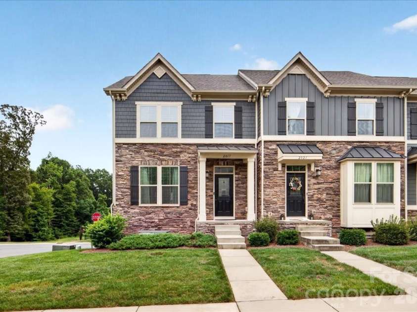 2017 Birchside Drive, Charlotte, NC 28205.  MLS# CAR4416800, YatesRealty ID 46193. 