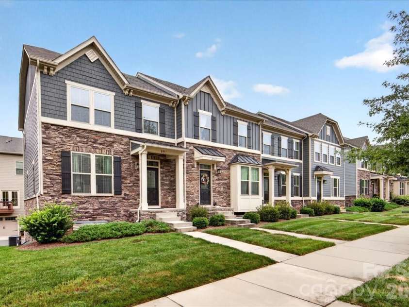 2017 Birchside Drive, Charlotte, NC 28205.  MLS# CAR4416800, YatesRealty ID 46193. 