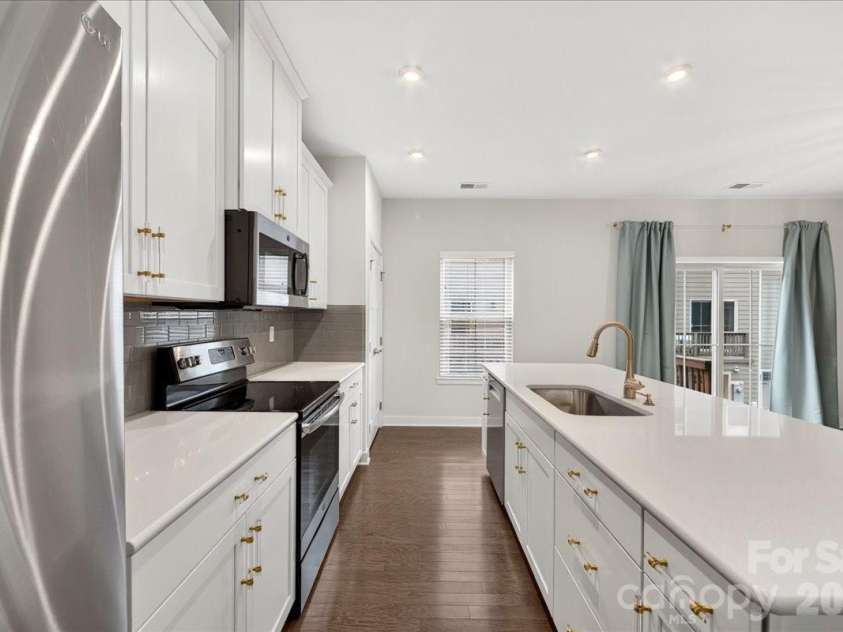 2017 Birchside Drive, Charlotte, NC 28205.  MLS# CAR4416800, YatesRealty ID 46193. 