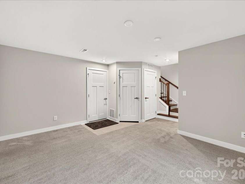 2017 Birchside Drive, Charlotte, NC 28205.  MLS# CAR4416800, YatesRealty ID 46193. 