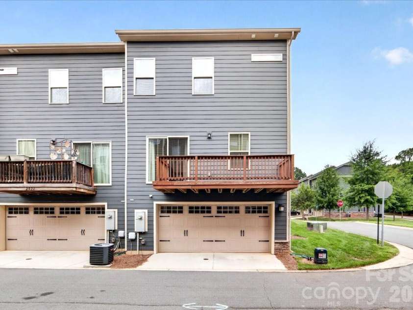 2017 Birchside Drive, Charlotte, NC 28205.  MLS# CAR4416800, YatesRealty ID 46193. 