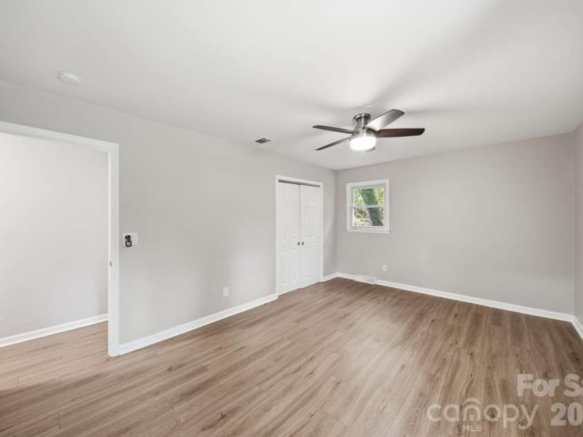 4710 Carving Tree Drive, Charlotte, NC 28227.  MLS# CAR4416653, YatesRealty ID 46194. Large primary bedroom