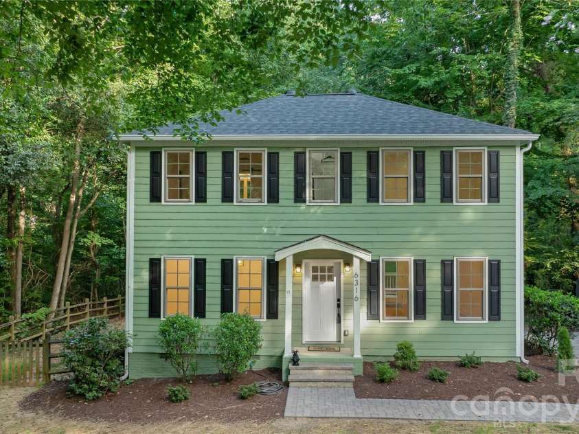6316 Grove Park Boulevard, Charlotte, NC 28215.  MLS# CAR4415674, YatesRealty ID 46195. 