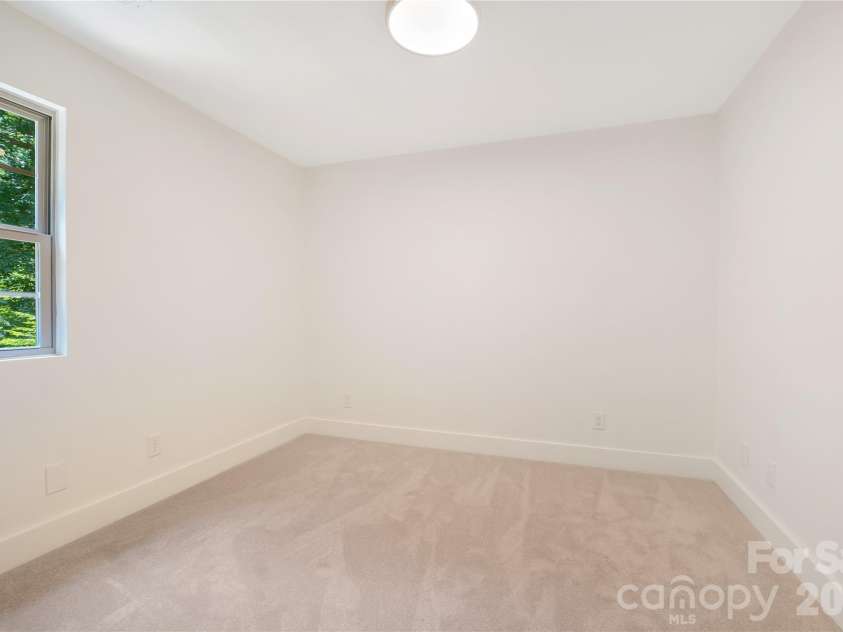 6316 Grove Park Boulevard, Charlotte, NC 28215.  MLS# CAR4415674, YatesRealty ID 46195. 