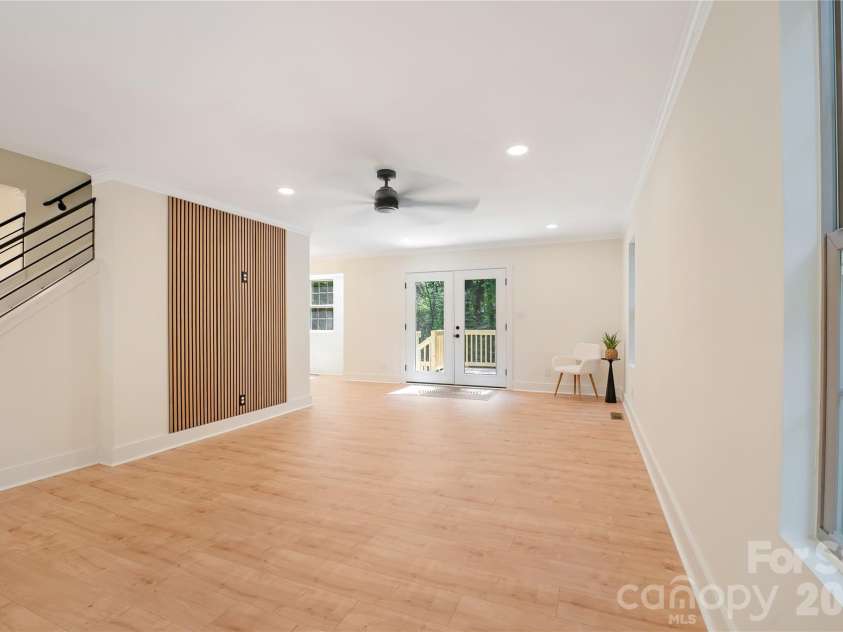 6316 Grove Park Boulevard, Charlotte, NC 28215.  MLS# CAR4415674, YatesRealty ID 46195. 