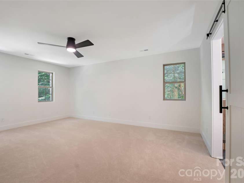 6316 Grove Park Boulevard, Charlotte, NC 28215.  MLS# CAR4415674, YatesRealty ID 46195. 