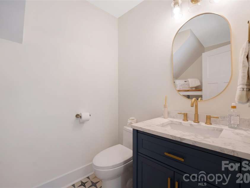 6316 Grove Park Boulevard, Charlotte, NC 28215.  MLS# CAR4415674, YatesRealty ID 46195. 
