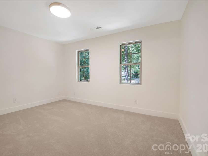 6316 Grove Park Boulevard, Charlotte, NC 28215.  MLS# CAR4415674, YatesRealty ID 46195. 