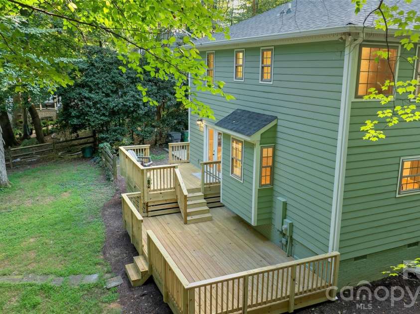 6316 Grove Park Boulevard, Charlotte, NC 28215.  MLS# CAR4415674, YatesRealty ID 46195. 