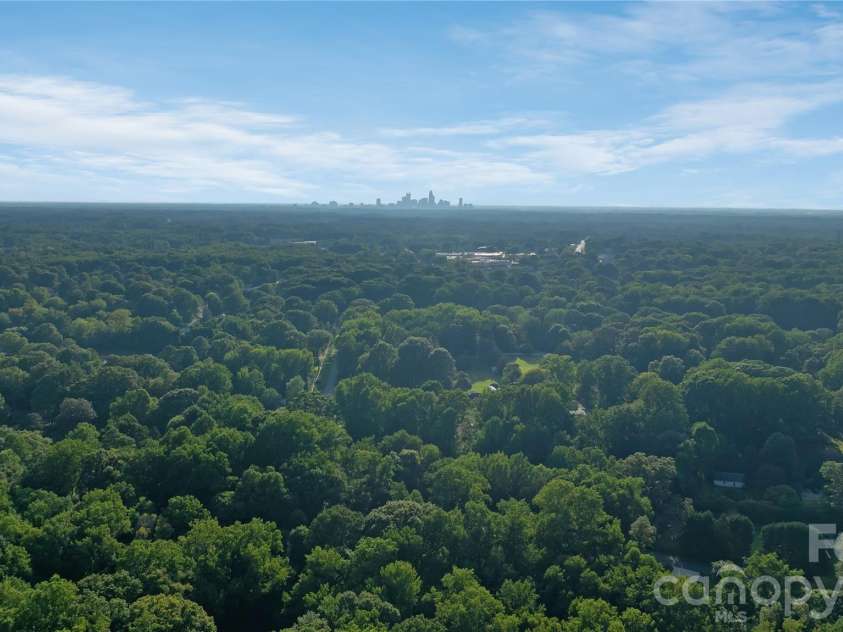 6316 Grove Park Boulevard, Charlotte, NC 28215.  MLS# CAR4415674, YatesRealty ID 46195. 