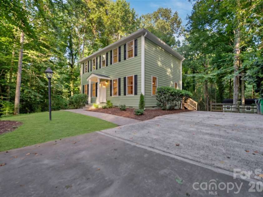 6316 Grove Park Boulevard, Charlotte, NC 28215.  MLS# CAR4415674, YatesRealty ID 46195. 