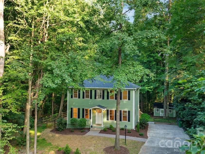 6316 Grove Park Boulevard, Charlotte, NC 28215.  MLS# CAR4415674, YatesRealty ID 46195. 