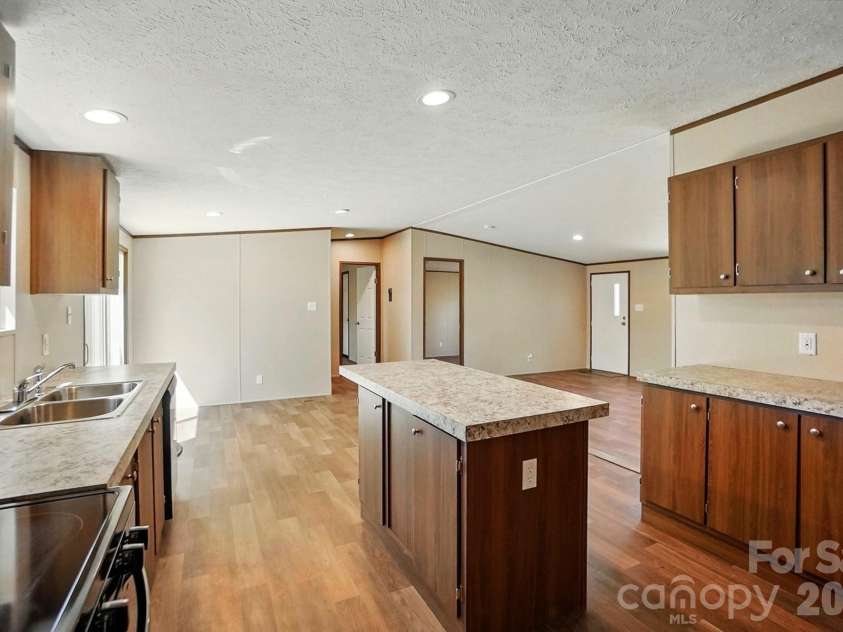 110 Matthew Drive, Kings Mountain, NC 28086.  MLS# CAR4415833, YatesRealty ID 46196. 