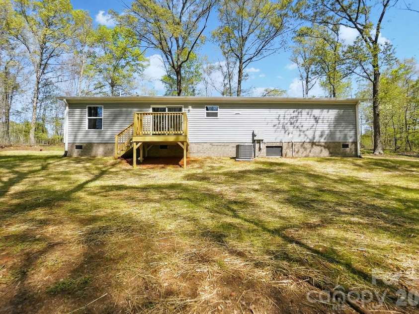 110 Matthew Drive, Kings Mountain, NC 28086.  MLS# CAR4415833, YatesRealty ID 46196. 